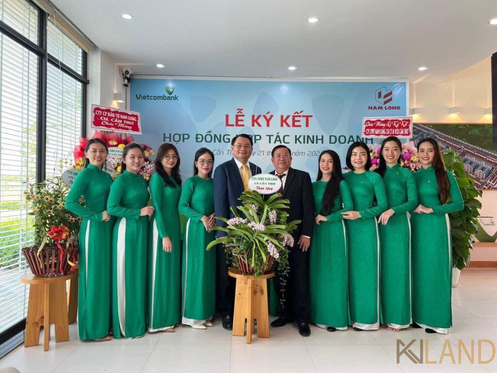 Lãnh đạo Vietcombank - Chi nhánh Cần Thơ và Công ty CP đầu tư Nam Long - Chi nhánh Cần Thơ ký kết hợp đồng hợp tác kinh doanh3